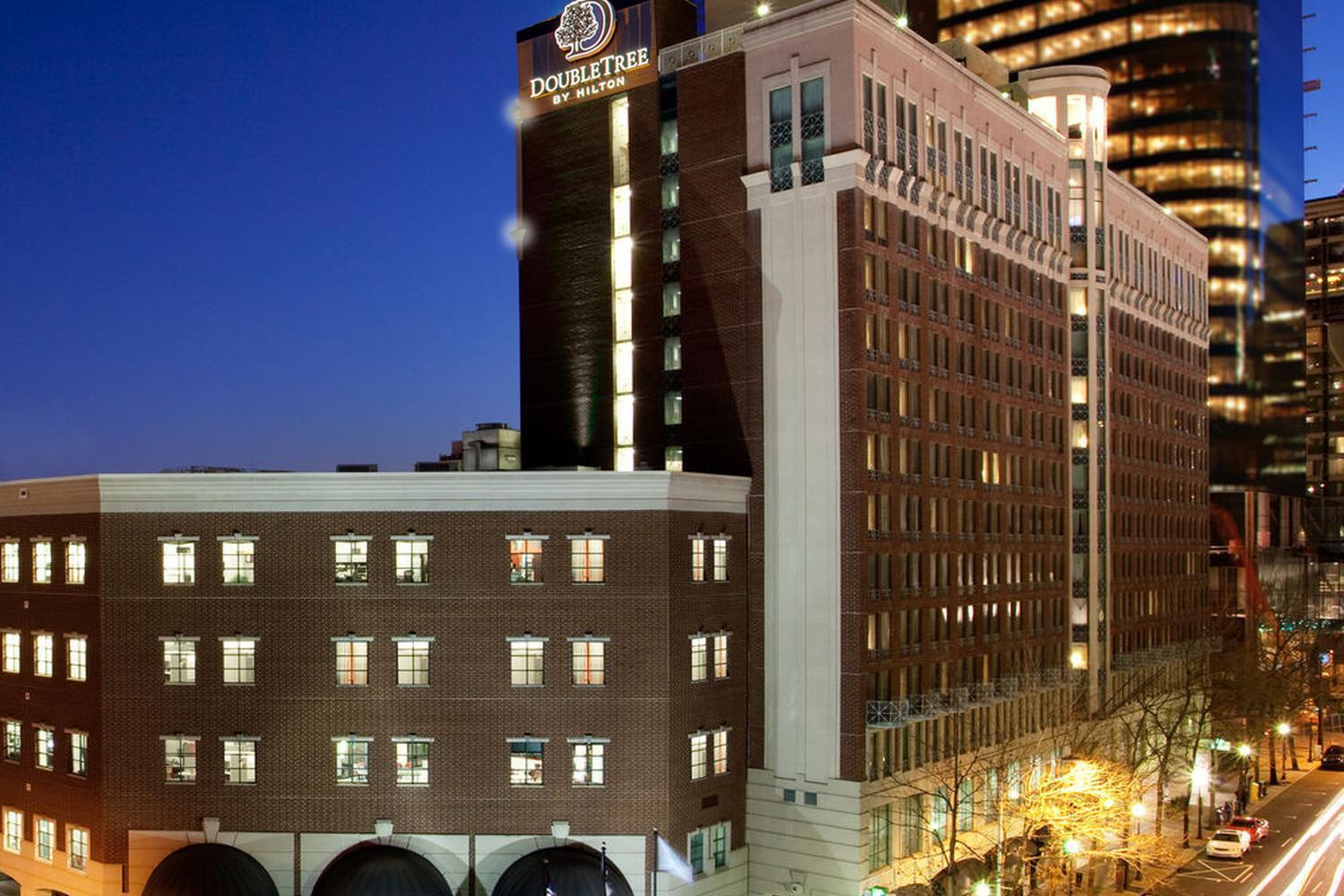 Doubletree By Hilton Charlotte City Center Extérieur photo