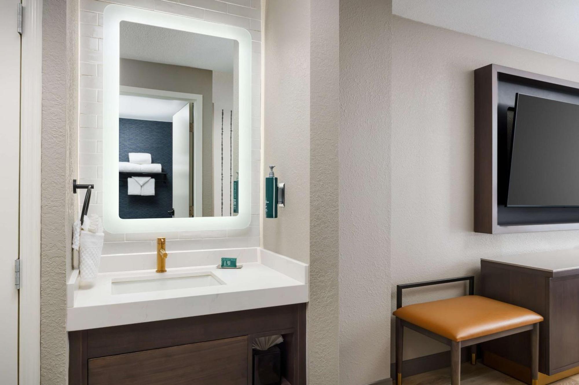 Doubletree By Hilton Charlotte City Center Extérieur photo
